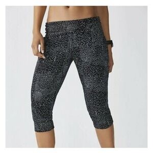 Fabletics Hamilton Constellation Capri Sweatpants Joggers Black Size SMALL‎